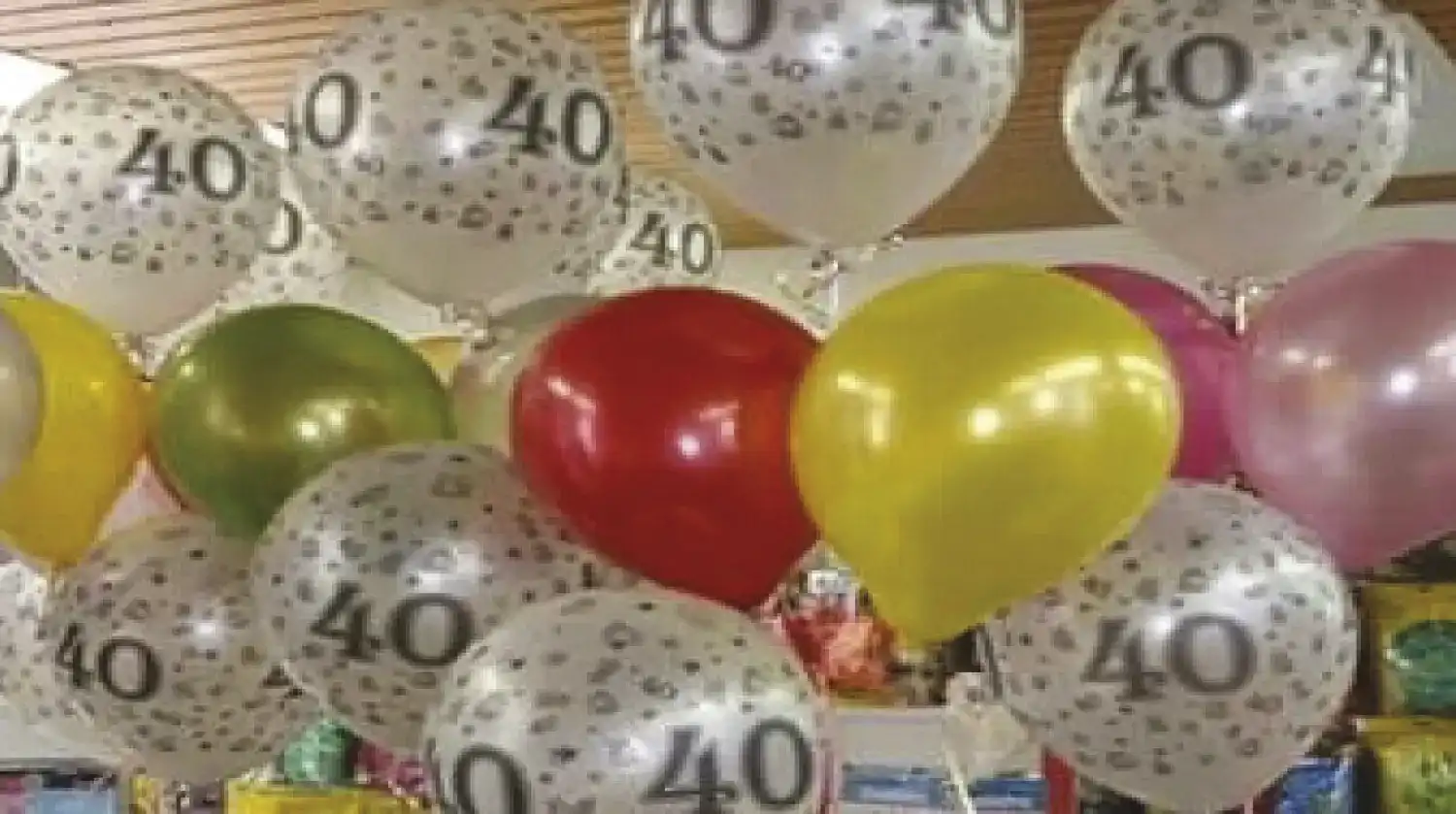 helium ballonnen met verschillend leeftijden
